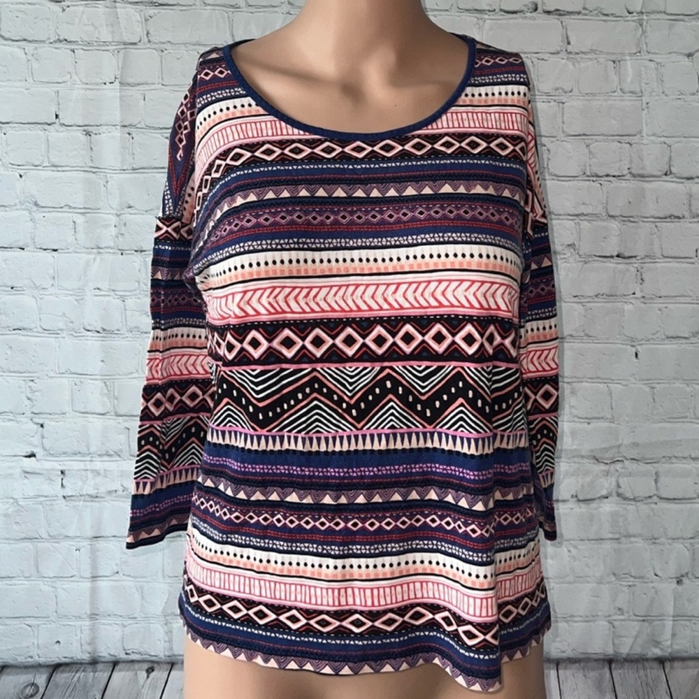 Size Small Forever 21 Pink Aztec Print Multicolor 3/4 Sleeve Shirt